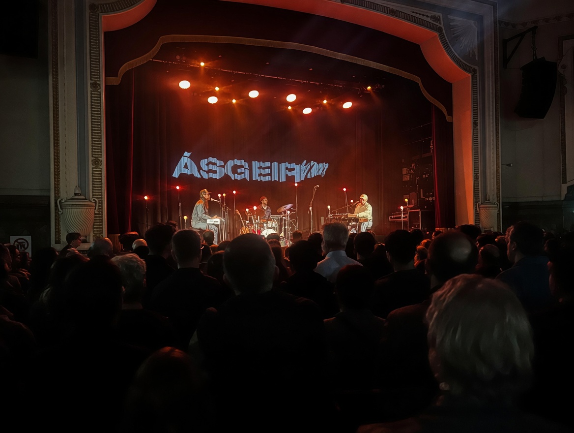 Live Review : Ásgeir, Islington Assembly Hall , London – 22/04/26